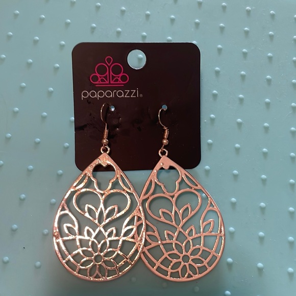 Gold filigree